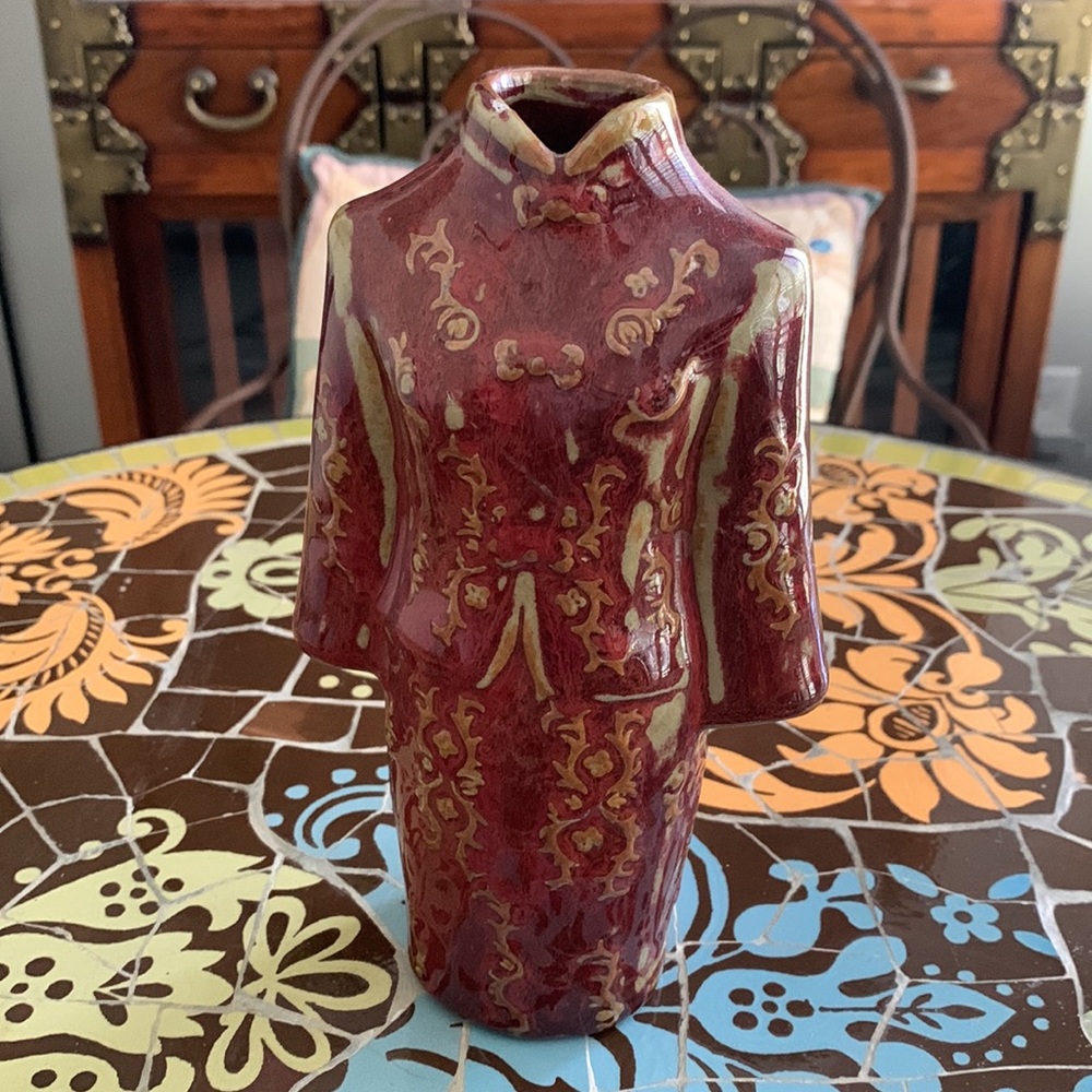 WORLD MARKET CERAMIC ASIAN VASE.